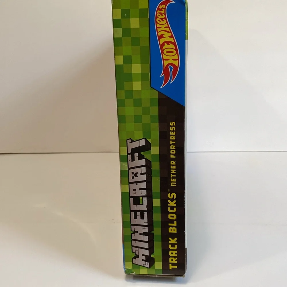 MINECRAFT - Picture 16 of 16